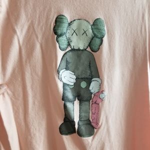 Kaws x uniqlo
